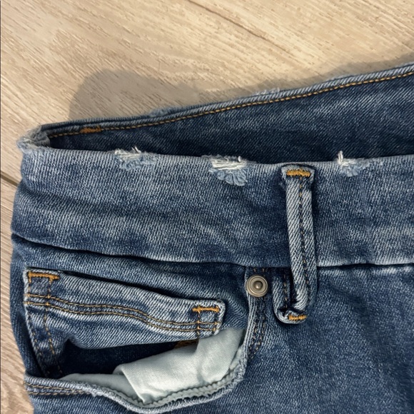 Good American Blue Straight Leg Jeans - Picture 12 of 15